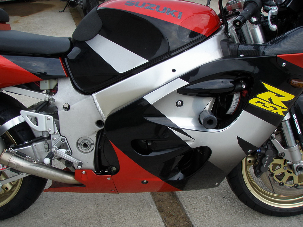 Купить мотоцикл Suzuki GSX-R750 1998 фото 16